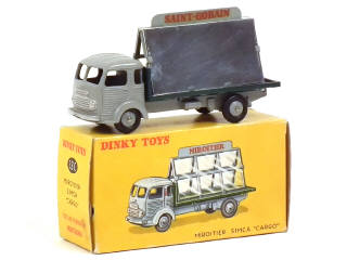 Lot 744 - DINKY TOYS (FRANCE) (1)