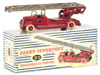 Lot 738 - DINKY TOYS (FRANCE) (1)