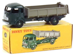Lot 743 - DINKY TOYS (FRANCE) (1)