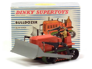 Lot 823 - DINKY TOYS (FRANCE) (1)