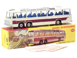 Lot 646 - DINKY TOYS (GB) (1)