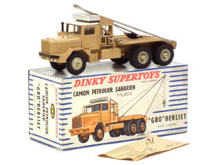 Lot 827 - DINKY TOYS (FRANCE) (1)
