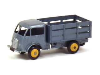 Lot 675 - DINKY TOYS (FRANCE) (1)