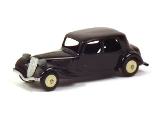 Lot 669 - DINKY TOYS (FRANCE) (1)
