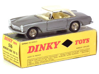 Lot 759 - DINKY TOYS (FRANCE) (1)
