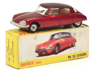 Lot 729 - DINKY TOYS (FRANCE) (1)