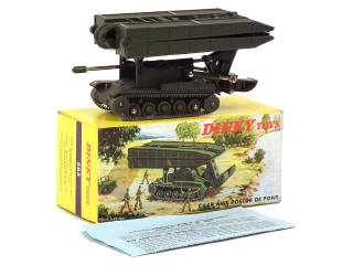 Lot 822 - DINKY TOYS (FRANCE) (1)