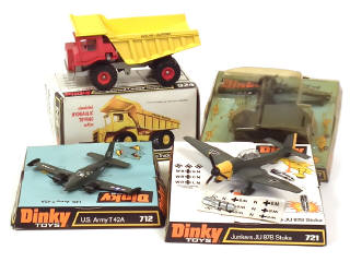 Lot 658 - DINKY TOYS (GB) (4)