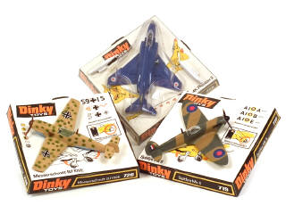 Lot 655 - DINKY TOYS (GB) (3)