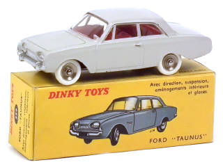 Lot 793 - DINKY TOYS (FRANCE) (1)