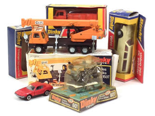 Lot 660 - DINKY TOYS (GB) (5)