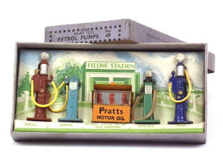 Lot 619 - DINKY TOYS (GB) (1)