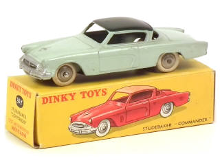 Lot 705 - DINKY TOYS (FRANCE) (1)
