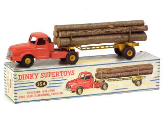 Lot 671 - DINKY TOYS (FRANCE) (1)