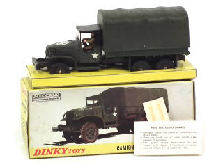 Lot 733 - DINKY TOYS (FRANCE) (1)