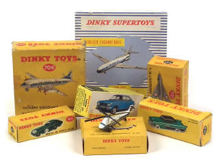 Lot 657 - DINKY TOYS (FRANCE) (7)