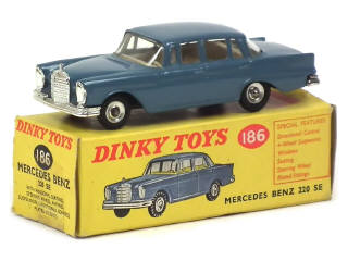 Lot 598 - DINKY TOYS (GB) (1)