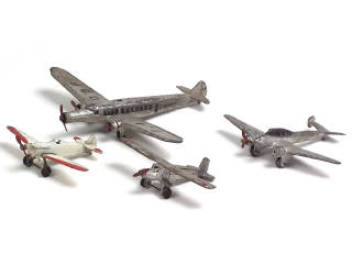 Lot 475 - DINKY TOYS (FRANCE) (4)