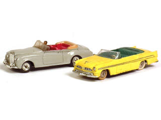 Lot 421 - DINKY TOYS (2)
