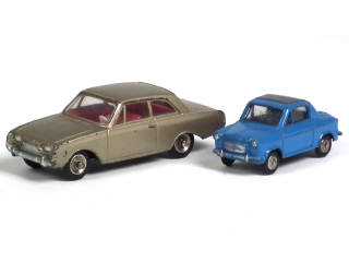 Lot 461 - DINKY TOYS (FRANCE) (2)