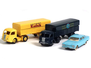 Lot 470 - DINKY TOYS (FRANCE) (3)