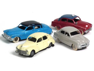 Lot 477 - DINKY TOYS (FRANCE) (4)