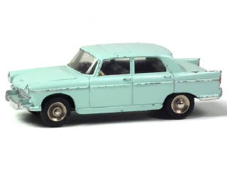 Lot 440 - DINKY TOYS (FRANCE) (1)