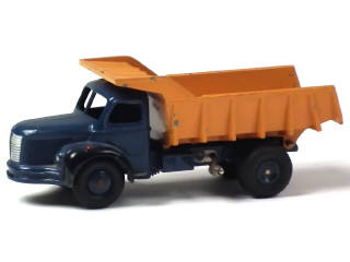 Lot 436 - DINKY TOYS (FRANCE) (1)