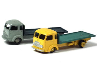 Lot 451 - DINKY TOYS (FRANCE) (2)