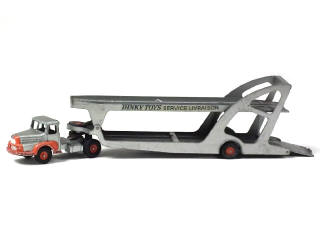 Lot 443 - DINKY TOYS (FRANCE) (1)
