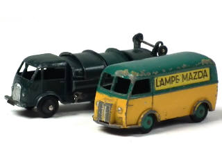 Lot 447 - DINKY TOYS (FRANCE) (2)