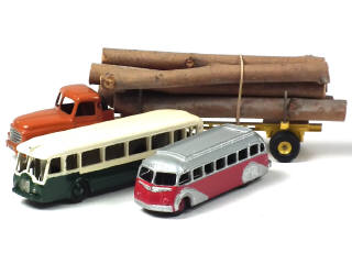 Lot 472 - DINKY TOYS (FRANCE) (3)