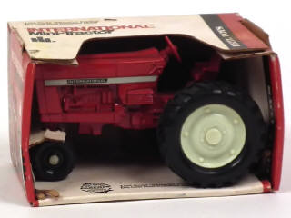 Lot 210 - ERTL (USA) (1)