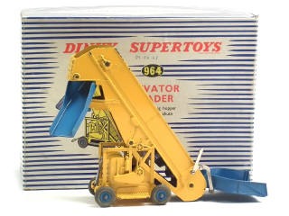 Lot 552 - DINKY TOYS (GB) (1)