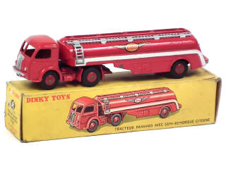 Lot 653 - DINKY TOYS (FRANCE) (1)