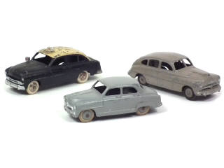 Lot 686 - DINKY TOYS (FRANCE) (3)