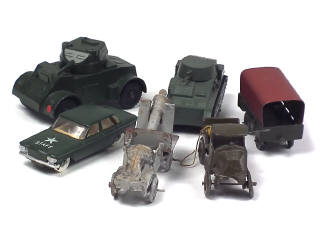 Lot 479 - DIVERS (6)