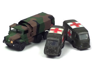 Lot 685 - DINKY TOYS (FRANCE) (3)