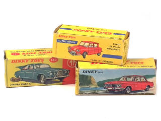 Lot 636 - DINKY TOYS (3)