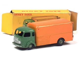 Lot 655 - DINKY TOYS (FRANCE) (1)
