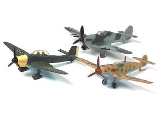 Lot 565 - DINKY TOYS (GB) (3)