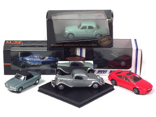 Lot 426 - DIVERS (7)