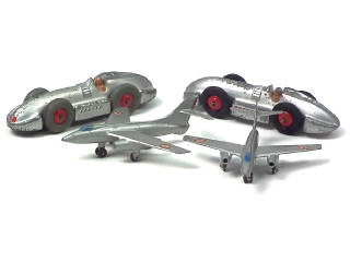 Lot 637 - DINKY TOYS (4)