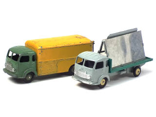 Lot 674 - DINKY TOYS (FRANCE) (2)