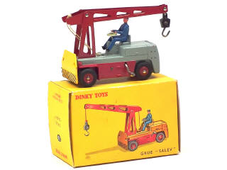 Lot 659 - DINKY TOYS (FRANCE) (1)