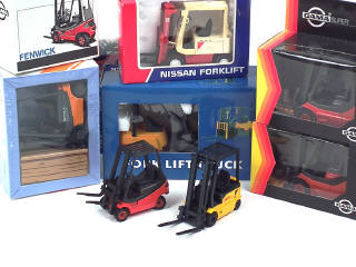 Lot 141 - DIVERS (7)