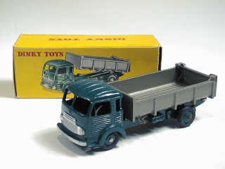 Lot 235 - DINKY TOYS (FRANCE) (1)