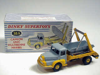 Lot 248 - DINKY TOYS FRANCE (1)