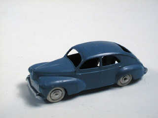 Lot 254 - DINKY TOYS FRANCE (1)