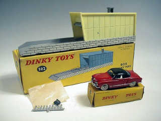 Lot 258 - DINKY TOYS FRANCE (2)